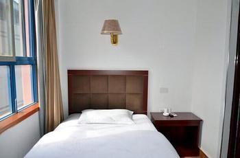 Wuhan Tianlun Holiday Hotel Exterior photo