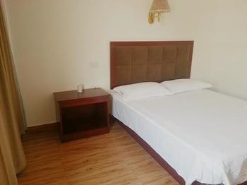 Wuhan Tianlun Holiday Hotel Exterior photo